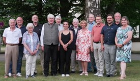 Der Vorstand des RC Dorfen im rotarischen Jahr 2026/2027 mit Präsident Ferdinand Zilcher (5.v.l.)